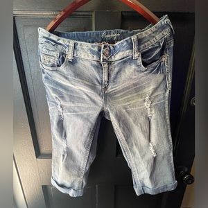 Amethyst capris Jeans ~ Size 14, distressed, rolled leg hem